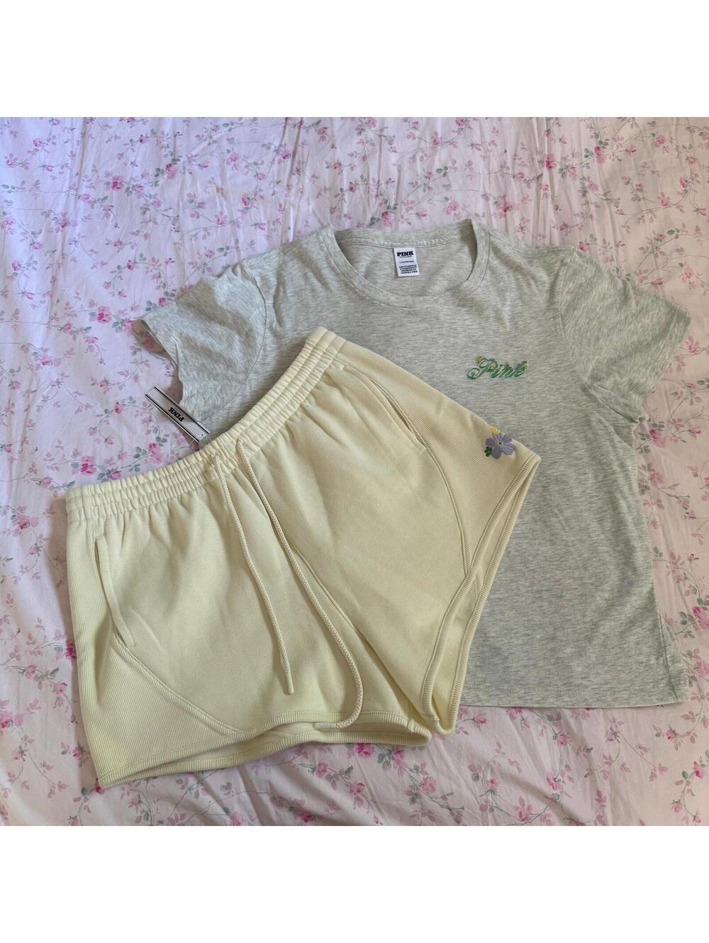 PINK Victoria Secret T-Shirt and Short Set - Picture 3 of 7